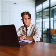 Soy Coach ontológico profesional. Potenciar y motivar a quien lo quiera